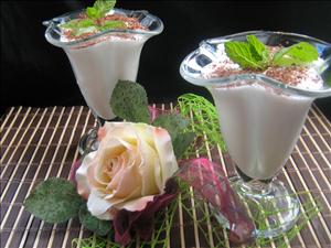 Фото рецепта «Имбирно-мятный коктейль с мороженым»