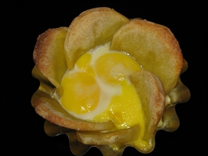 Фото рецепта «Картофель, запечённый с перепелиными яйцами»