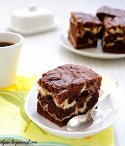 Фото рецепта «Шоколадно-творожный мраморный пирог»