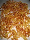 Пошаговое фото рецепта «Салат слоеный с картофелем фри и копченой курицей»