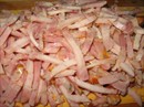 Пошаговое фото рецепта «Салат слоеный с картофелем фри и копченой курицей»