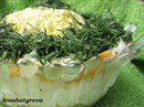 Фото-рецепт «Салат слоеный со шпротами, морковью и яйцами»