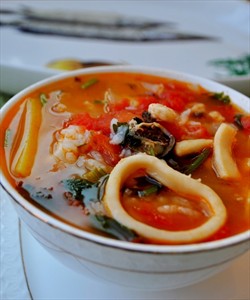 Фото рецепта «Томатный суп с рисом и морепродуктами»