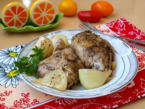 Фото рецепта «Курица запечённая в духовке с луком»