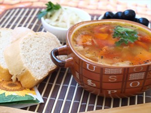 Фото рецепта «Фасолада - греческий фасолевый суп»