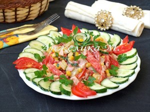 Фото рецепта «Лёгкий салат с копчёной курицей»