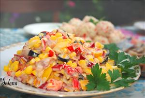 Фото рецепта «Салат с копченой курицей и оливками»