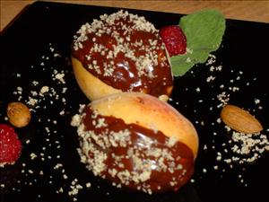 Фото рецепта «Абрикосы с начинкой, в шоколаде»