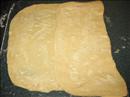Пошаговое фото рецепта «Рогалики из слоеного дрожжевого теста»