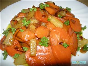 Фото рецепта «Жареная морковь с ананасом»