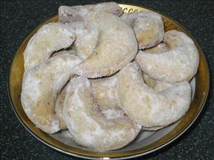 Фото рецепта «Печенье Полумесяцы с грецкими орехами»