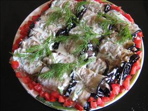 Фото рецепта «Баклажановые рулетики под вкусным соусом» Фото рецепта «Баклажановые рулетики под вкусным соусом»