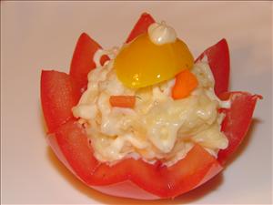 Фото рецепта «Корзиночки и короны из помидор фаршированные сыром»