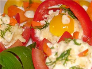 Фото рецепта «Вариант оформления корзиночек из помидор»