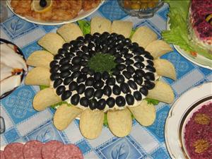 Фото рецепта «Салат из копчёной курицы Подсолнух» Фото рецепта «Салат из копчёной курицы Подсолнух»