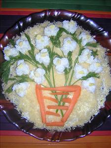 Фото рецепта «Салат из грибов с курицей и сыром Букетик»