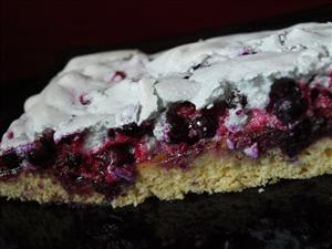 Фото рецепта «Брусничный пирог с безе»