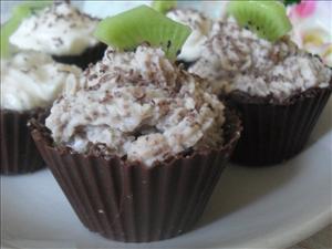 Фото рецепта «Шоколадные тарталетки с творожным десертом»