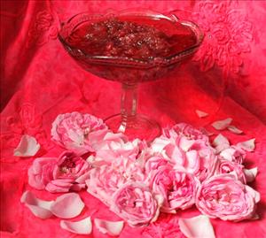 Фото рецепта «Варенье из лепестков розы»