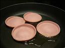 Пошаговое фото рецепта «Колбасные тарелочки с салатом Зимний гламур»