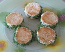 Пошаговое фото рецепта «Мини-бутерброды с красной икрой и креветками»