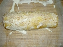 Пошаговое фото рецепта «Рулет со сметанным кремом и вишней»