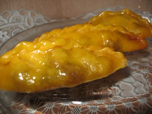 Фото рецепта «Паровые пирожки с вишней из тыквенного теста»
