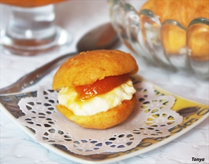 Фото рецепта «Эклеры с творожно-абрикосовым кремом»