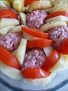 Пошаговое фото рецепта «Запеканка с котлетками, а также с картофелем и помидорами»