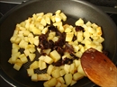 Пошаговое фото рецепта «Картофель с черносливом»