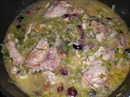 Пошаговое фото рецепта «Курица тушеная с луком-пореем и виноградом»