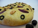 Пошаговое фото рецепта «Фокачча с маслинами, луком, чесноком и шафраном»