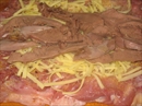 Пошаговое фото рецепта «Мясной-примясной рулет в слоеном тесте»