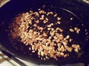 Пошаговое фото рецепта «Мясная поджарка с луком - пореем и ореховыми сливками»