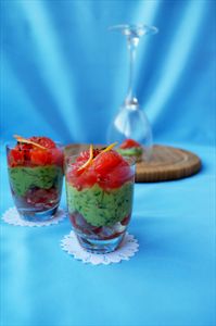 Фото рецепта «Форель с авокадо и грейпфрутом»