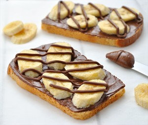 Фото рецепта «Тост с шоколадной пастой и бананом»