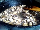 Пошаговое фото рецепта «Тёплый салат с курицей и грибами»