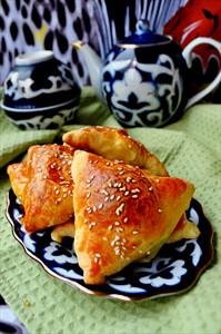 Фото рецепта «Самса из слоёного теста с картошкой.(Картошкали сомса.Узбекская кухня)»