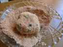 Пошаговое фото рецепта «Котлеты из лосося с кремом васаби и салатом из огурцов»