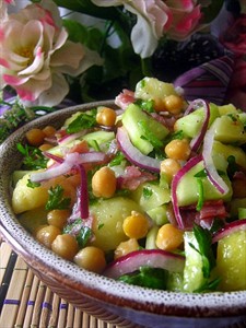 Фото рецепта «Картофельный салат с нутом и беконом»