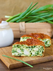 Фото рецепта «Пирог с зеленым луком, курицей и сырной корочкой»