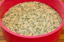 Пошаговое фото рецепта «Пирог с зеленым луком, курицей и сырной корочкой»