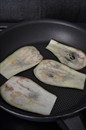 Пошаговое фото рецепта «Рулетики из баклажанов с мясной начинкой»