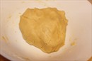 Пошаговое фото рецепта «Песочный пирог с крабовыми палочками»