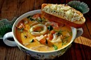 Пошаговое фото рецепта «Суп с морскими гадами, томатами и гренками»