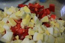 Пошаговое фото рецепта «Салат с фасолью и крабовыми палочками»