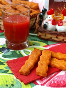 Фото рецепта «Печенье на томатном соке с цельнозерновой мукой»