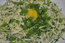 Пошаговое фото рецепта «Оладьи из цукини с сырно-чесночным соусом»