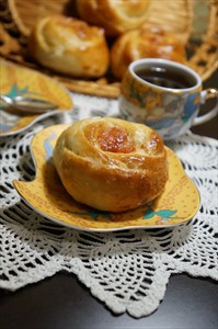 Фото рецепта «Булочки-розочки с курагой» Фото рецепта «Булочки-розочки с курагой»