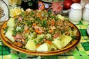 Фото-рецепт «Картофель с консервированной ветчиной и зеленым горошком»
